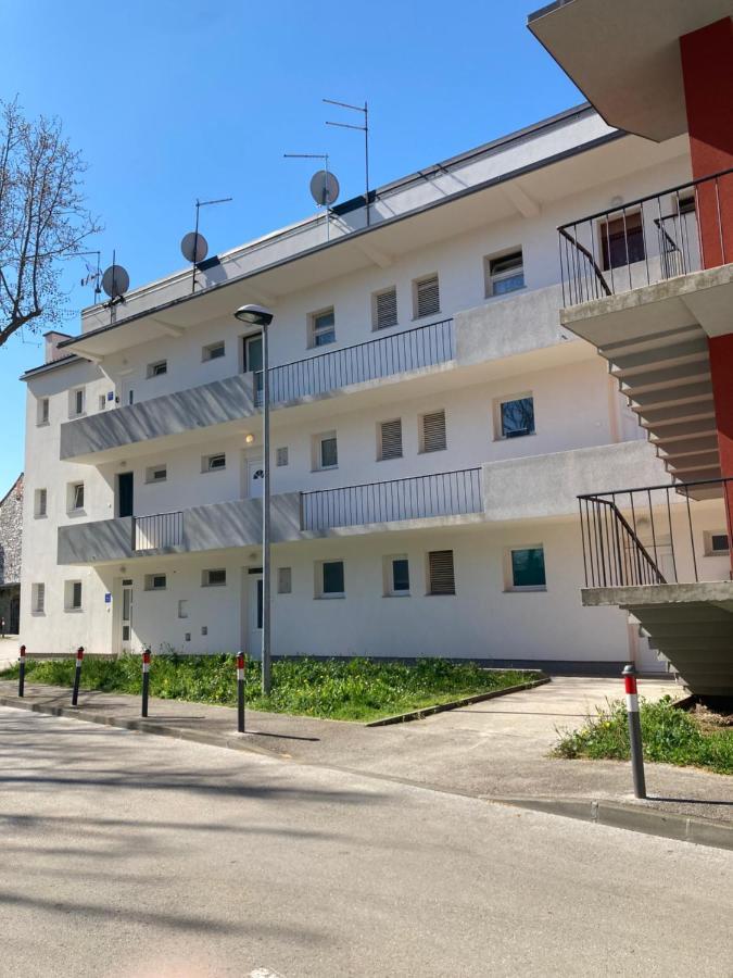 App Goga Appartement Umag Buitenkant foto